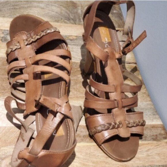 Aldo Fine leather Strappy Sandals with triangle heel- 38EURO (8.5US) - Picture 9 of 16